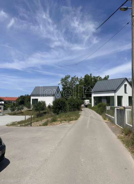 PETROVARADIN - PETROVARADIN - 712.00 m2