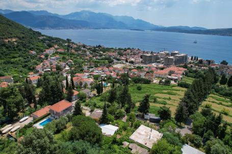 Urbanized plot of land for sale with a total area of 1,267 m²