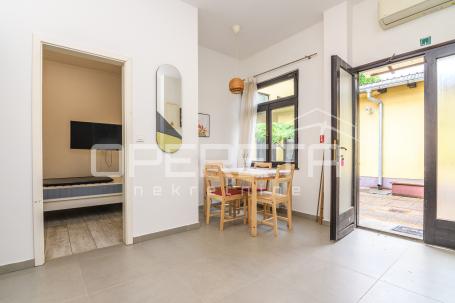 PRODAJA, STAN/DVORIŠNA KUĆA, DONJI GRAD/CENTAR, 44 m2
