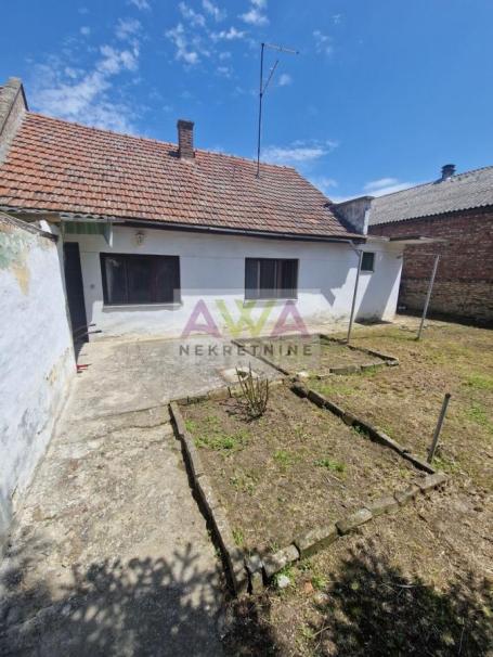 Kuća u suvlasništvu – 90m², fizički podeljena na dva stana