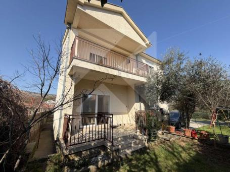 Izdavanje, Kuća, Podgorica, Tološi, 220m2