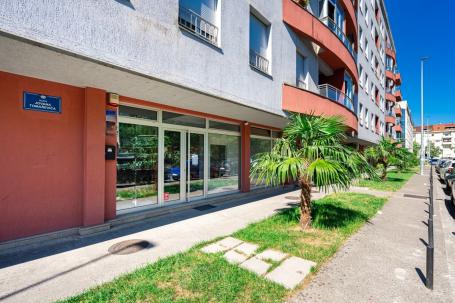 Podgorica, Preko Morače – uređen poslovni prostor