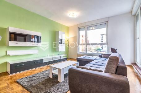 Zagreb, Vrbani, prostran dvosoban stan 63,15 m² s balkonom i spremištem