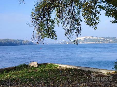PETROVARADIN - RIBNJAK - 1936.00 m2