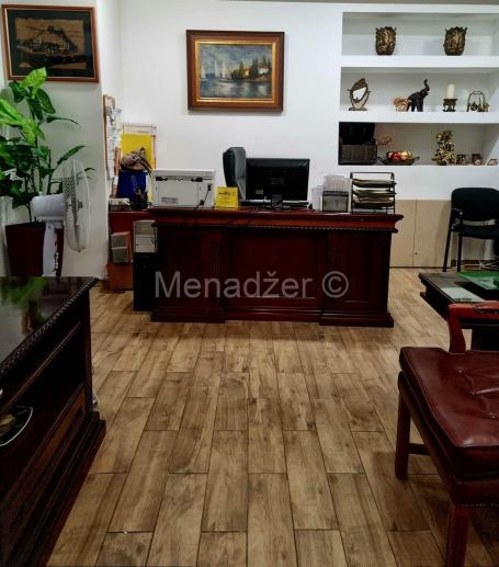 Centar, Marsala Birjuzova, 1m/1500eur, poslovni prost u pos. zgrad, uknjizen