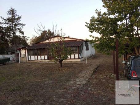 Kuća sa okućnicom, Surduk