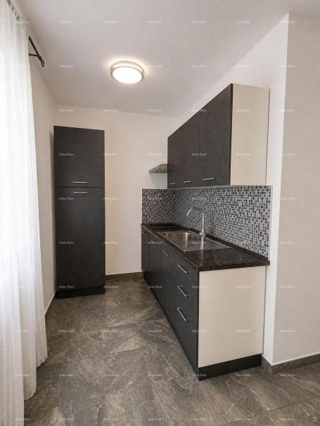 Stan Renovirani stan u centru Pule, 50 m² s podnim grijanjem i modernim dizajnom