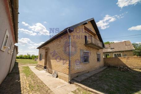 Kuća u Čurugu - renovirana - plac 10a
