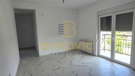 Borča, 78m2, odličan