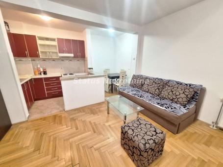 NAMEŠTEN DVOSOBAN STAN 42M2 KRALJA PETRA, BLIZU SAJMA, BULEVARA, STANICE, 300EU