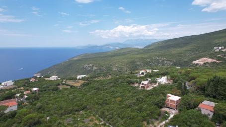 URBANIZOVANO ZEMLJIŠTE 600 m² SA POGLEDOM NA MORE – ZAGORA, KOTOR | HITNA PRODAJA | ODLIČNA INVESTIC