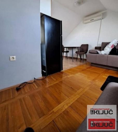 Garsonjera u centru Novog Sada, 19 m², 5. sprat