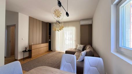Prodaja novog, moderno opremljenog jednosobnog apartmana 43m² – Bečići, Budva