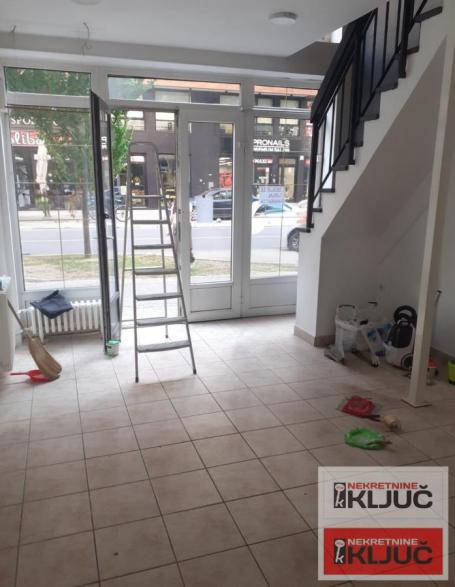 SPENS IZDAJE SE VIŠENAMENSKI ULIČNI LOKAL