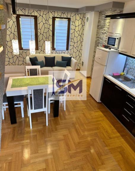Vrnjačka banja, apartman  54m2 sa privatnim dvorištem i parkingom, Nije stan. Nije kuća. Ovo je nači