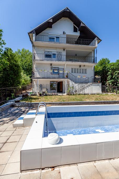 Izuzetna porodična vila na Mramorskom brdu – 500 m²