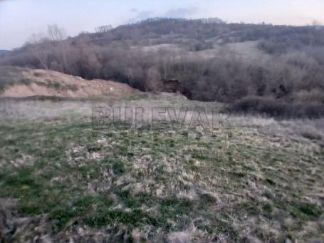 Na prodaju plac u Gabrovcu 27 ari gradsko gradjevinsko zemljiste