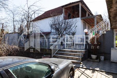 Fina porodična kuća 290m2, sa prelepim pogledom, iznad hotela Panorama