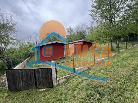 Retka ponuda! Odličan plac 401m2, sa objektom, iznad Amerikanca, Kovanlučka
