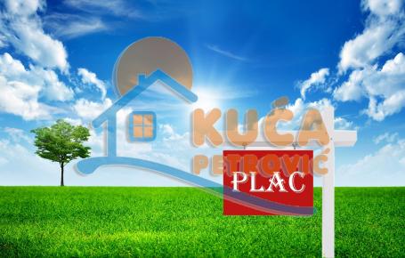Parcela na samoj Nišavi, 300m2, Prosek
