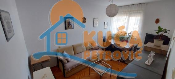 Izdaje se odličan stan kod Crvenog Pevca, 40m2