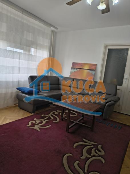 Izdaje se dvoiposoban stan u centru Niša, 88m2