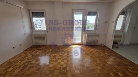 Trosoban komforan stan- Nova Detelinara!