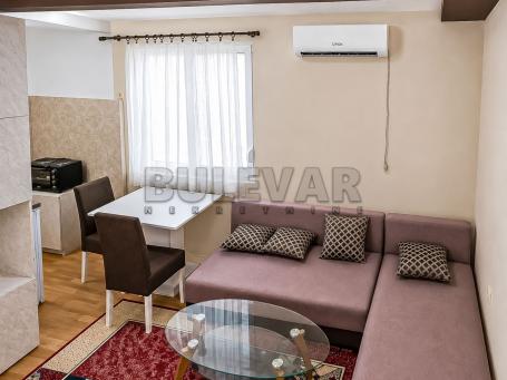 Izdaje se odličan duplex stan kod Medicinskog fakulteta, 38m2