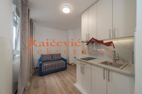 CUKARICA BANOVO BRDO 18m2 , 300e