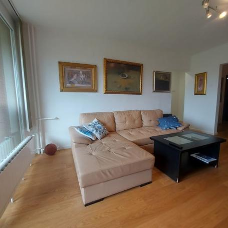 Novi Beograd - Blok 70 A - 3,0 s, 71 m2, renoviran, namešten stan