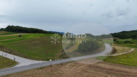 Poljoprivredno zemljište 2.253 m² uz glavnu cestu Krapina – Krapinske Toplice