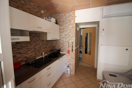Apartman jednosobni u prizemlju 230 m. do mora
