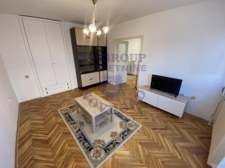 574472-Na prodaju odličan komforan dvosoban stan kod Bulevara oslobođenja. 