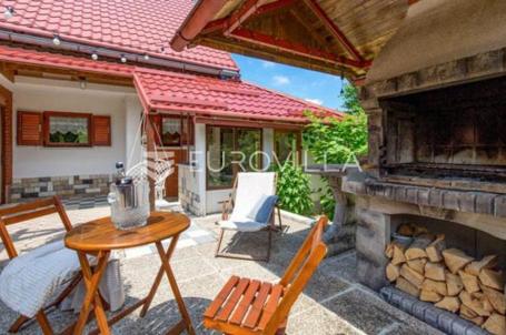 Gorski kotar, Stari Laz, uređena goranska kuća s 7.021 m²
